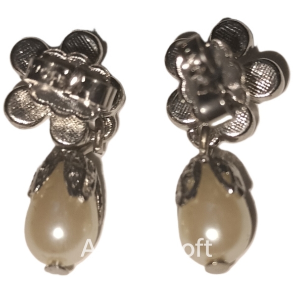 Silvertone earring with pearl beads - Picture 5 of 9
